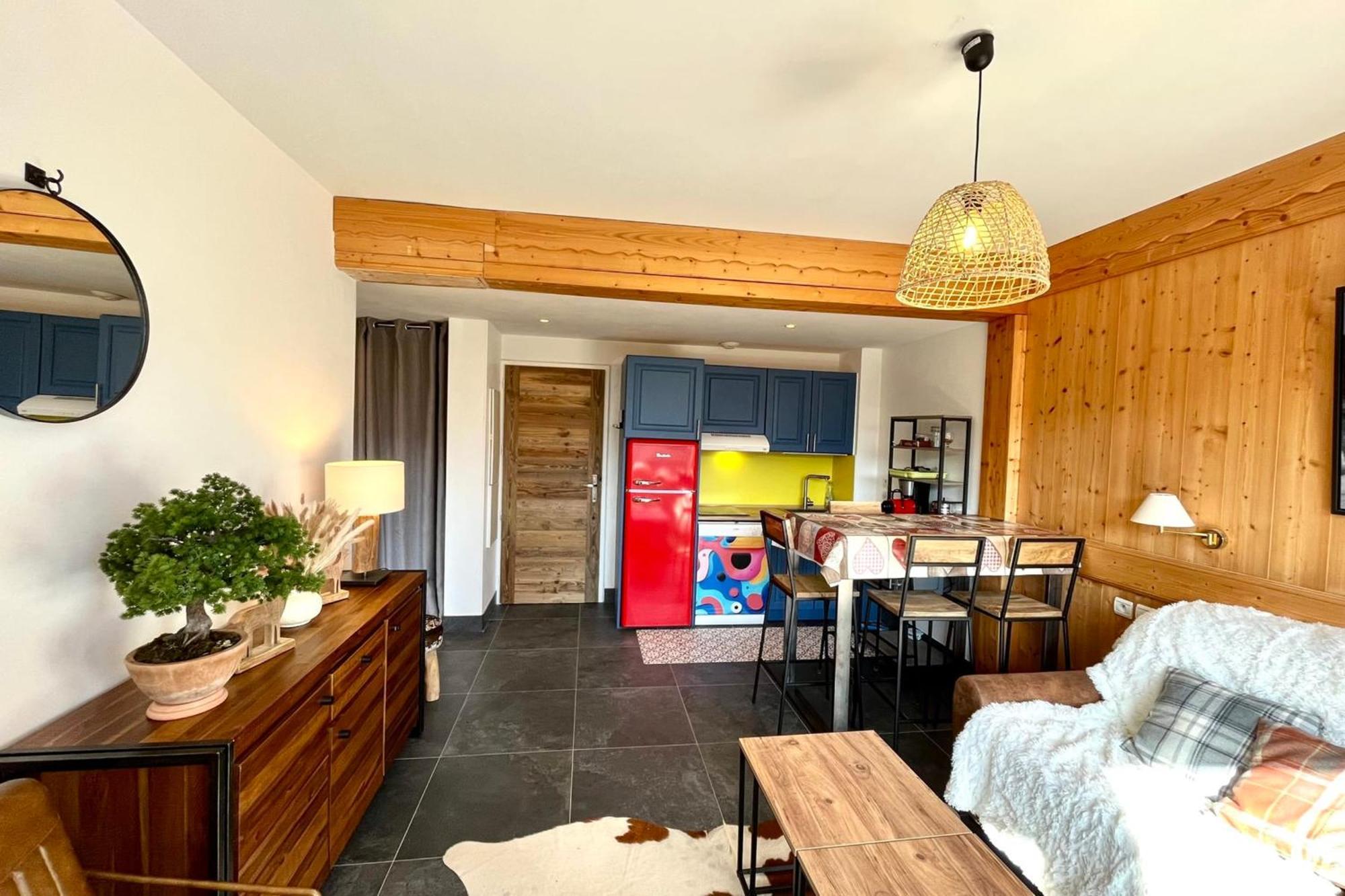 Superb Cosy Apartment With Balcony กงบลู ภายนอก รูปภาพ